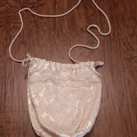 Vintage Satin and Lace Purse by Richmark. - Picture 2 of 3